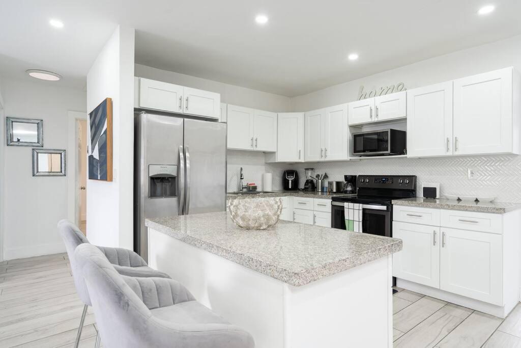 Retreat To Luxury / 4br/ Bbq / Courtyard/parking Casa vacanze *