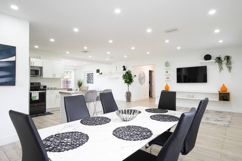 Casa vacanze Retreat To Luxury / 4br/ Bbq / Courtyard/parking