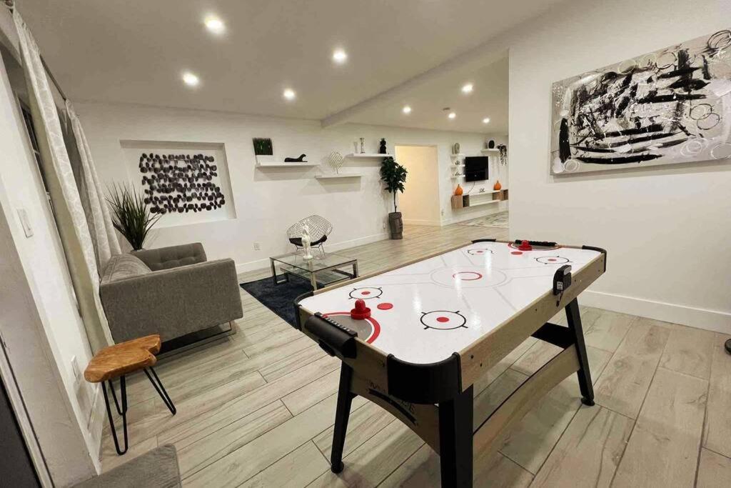 Retreat To Luxury / 4br/ Bbq / Courtyard/parking Casa vacanze